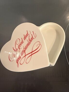 Tiffany & Co. White Heart-Shaped Trinket Box Set